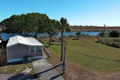 View of front. Rim Canal behind.