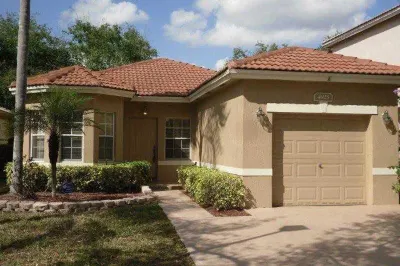4925 Egret Court 1