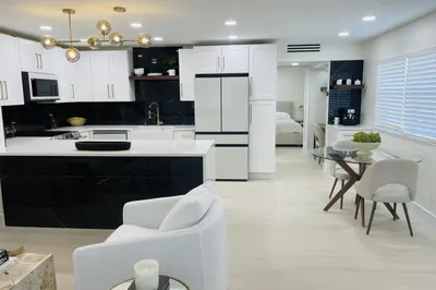 Oversized White Quartz Countertops