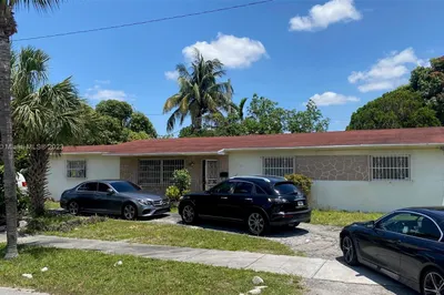21 NE 173rd St 1