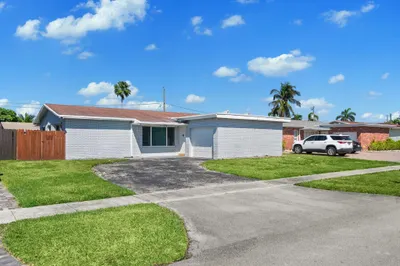 11371 NW 40th Pl 1