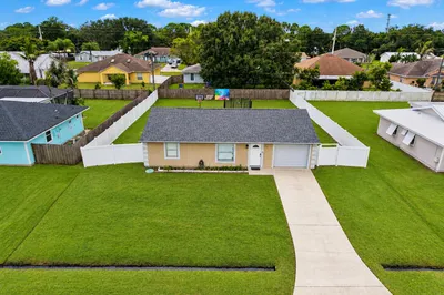 420 SW Parish Terrace 1