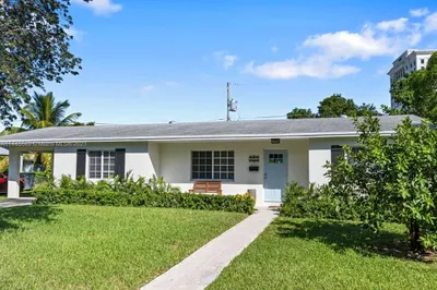 215 Jefferson Dr 1