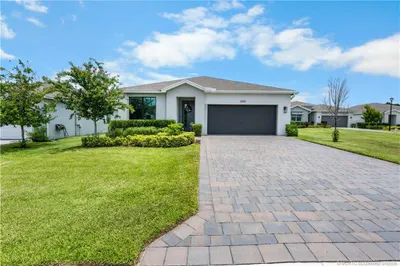 2005 NE Ocean Dunes Drive 1