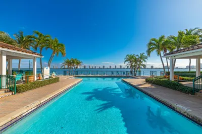 1145 Lake Shore Drive #206 1