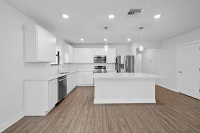 3125 Buttonwood Court 1
