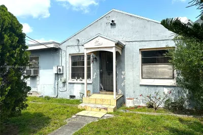 3205 NW 69th St 1