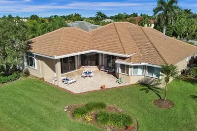 2775 Meadowood Drive 1
