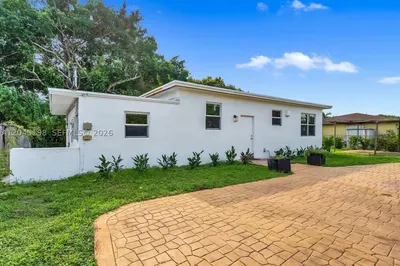 13415 NW 22nd Ave 1