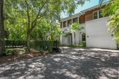 4734 Sunset Drive 1