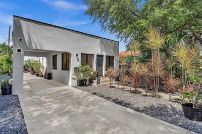 111 NW 46th St 1