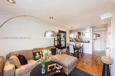 1614 Euclid Ave #32 1
