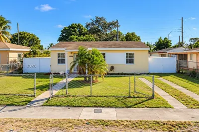 15111 NW 32nd Ave 0 1