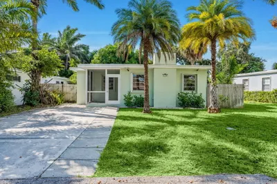 128 E Central Boulevard 1