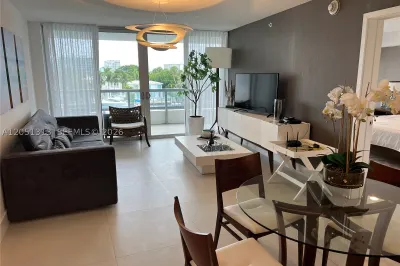 9261 E Bay Harbor Dr #403 1