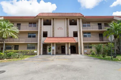 3900 NW 76th Ave #212 1