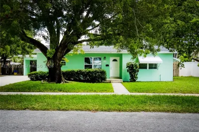 1427 Crest Dr 1