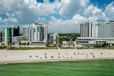 5415 Collins Ave #202A 1