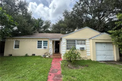 8270 NE 2nd Ct 1
