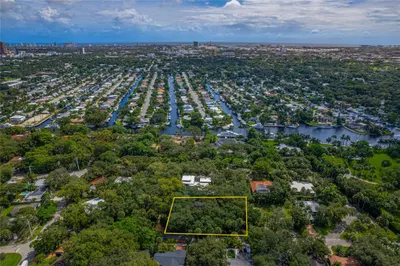 18,592 sf lot