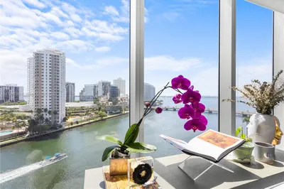 495 Brickell Ave #1001