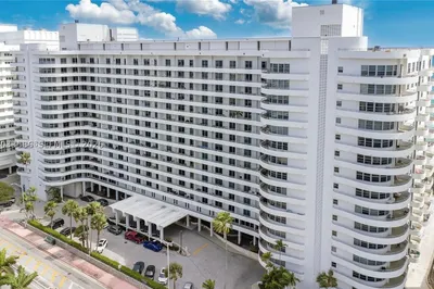5555 Collins ave #9V 1