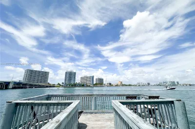 Dock