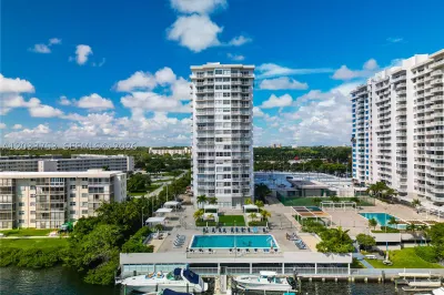18011 Biscayne Blvd #902 1