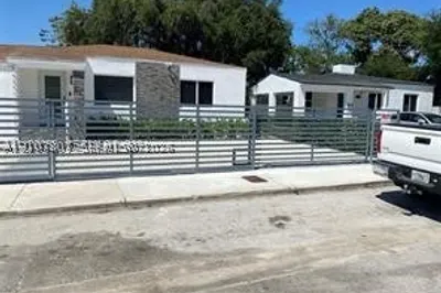 231 NW 44th St 0 1