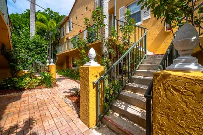1020 Lake Shore Drive #202 1