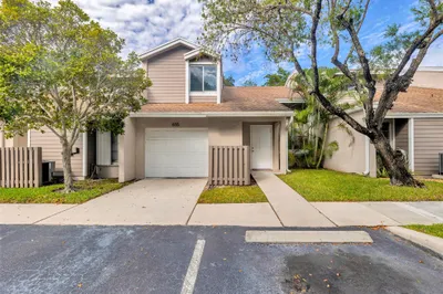 Townhouse with 1 car garage