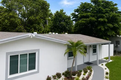 1558 NW 5th Avenue 1