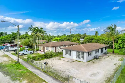 1011 NW 9th St 1