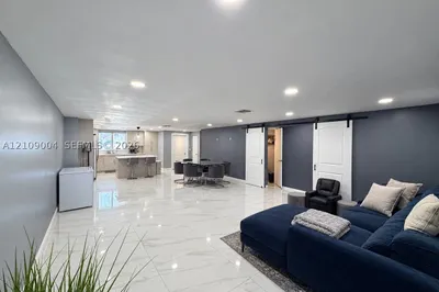 971 W 80th Pl 1