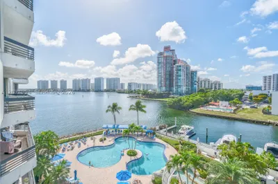3530 Mystic Pointe Dr #808 1