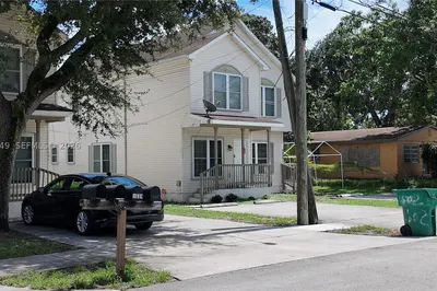 1604 SW 44th Ave 1
