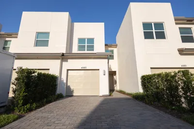 4985 Navali Drive 1