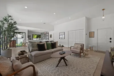 2515 Bedford Mews Drive 1