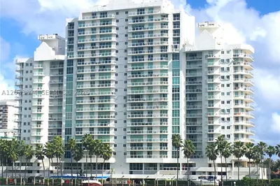 5900 Collins Ave #906 1