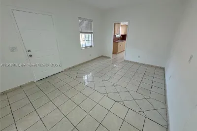 1021 SW 8th Ave 0 1