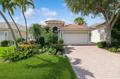 160 Palm Circle 1