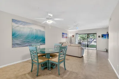 265 SE 10th Street #11c 1