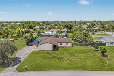 1475 NW 19 St 1