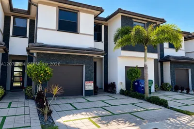 9116 NW 158th St 1