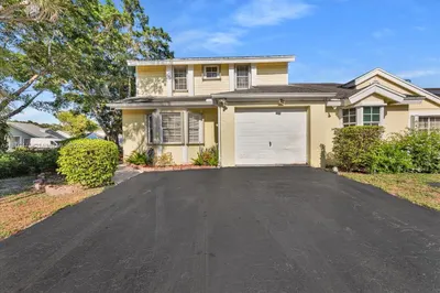 1060 SW 111th Way