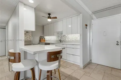 211 S Ocean Dr #205 1