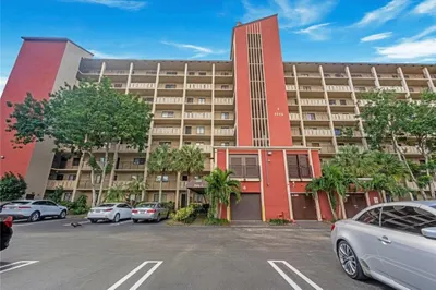 2206 S Cypress Bend Drive #208 1