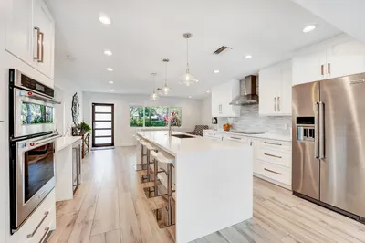 1102 SE 6th Street 1