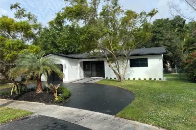 3411 Thomas St 1