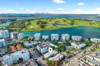 9260 Bay Harbor Ter #3 1